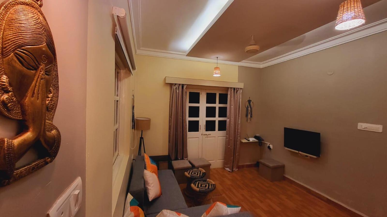 1bhk Pool View - * Candolim